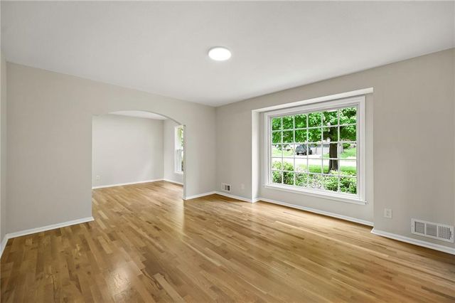 9401 W 82nd Street, Overland Park, KS 66204