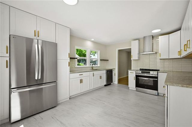 9401 W 82nd Street, Overland Park, KS 66204
