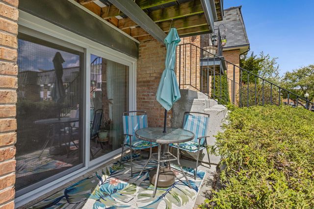 9 E Dundee Quarter Drive 108, Palatine, IL 60074