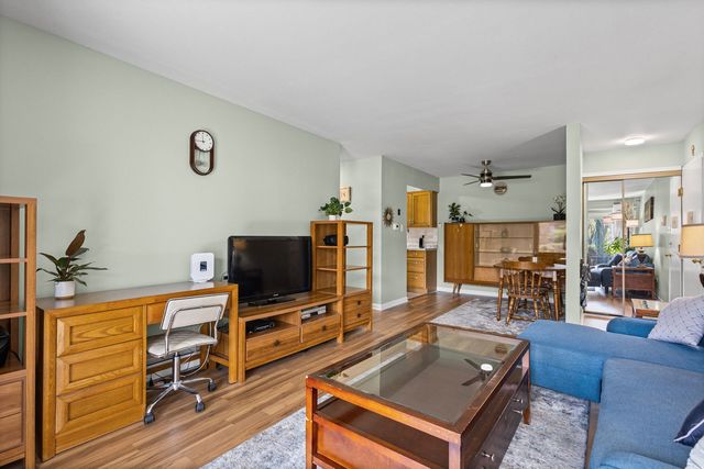 9 E Dundee Quarter Drive 108, Palatine, IL 60074