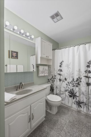 9 E Dundee Quarter Drive 108, Palatine, IL 60074