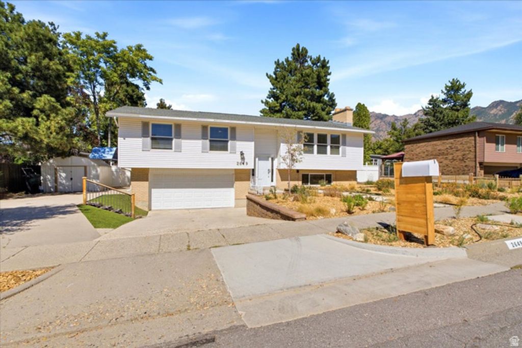 2649 E PROMENADE DR, Cottonwood Heights, UT 84121 — photo 2