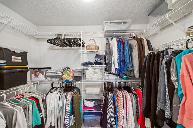 2300 E Luster Lane 5, Des Moines, IA 50320