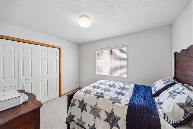 2300 E Luster Lane 5, Des Moines, IA 50320