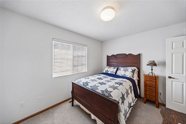 2300 E Luster Lane 5, Des Moines, IA 50320