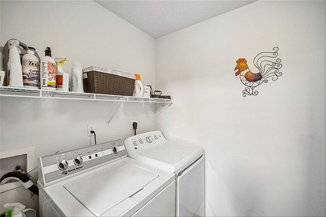 2300 E Luster Lane 5, Des Moines, IA 50320