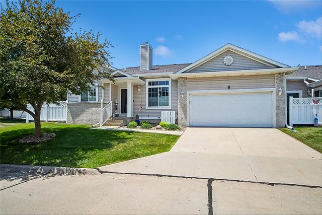 2300 E Luster Lane 5, Des Moines, IA 50320