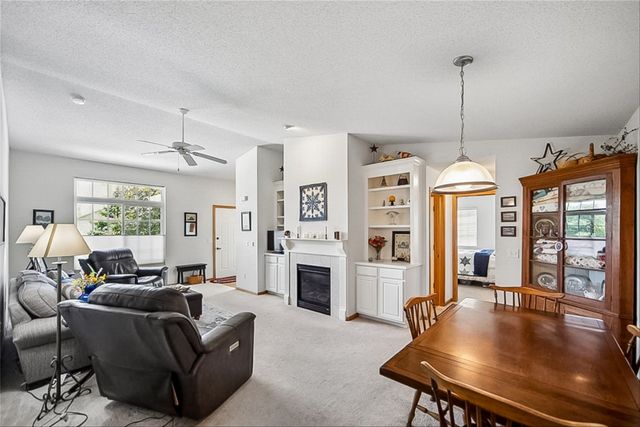 2300 E Luster Lane 5, Des Moines, IA 50320