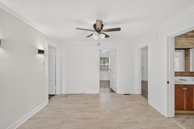 110 Woodcraft Dr, Murfreesboro, TN 37127