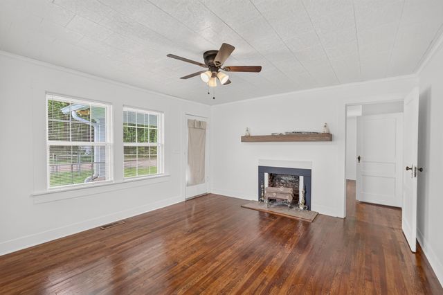 110 Woodcraft Dr, Murfreesboro, TN 37127