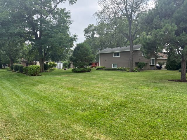 29W313 Ray Avenue, West Chicago, IL 60185