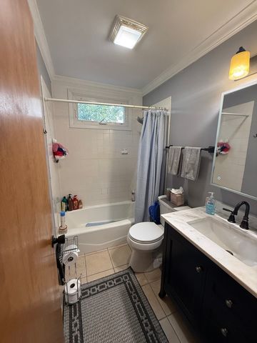 29W313 Ray Avenue, West Chicago, IL 60185