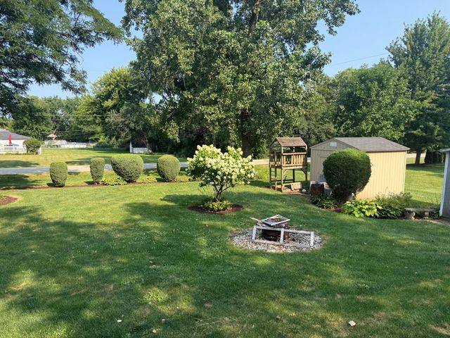 29W313 Ray Avenue, West Chicago, IL 60185