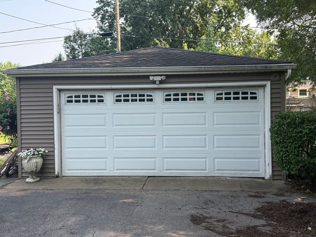 29W313 Ray Avenue, West Chicago, IL 60185