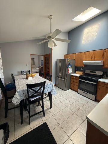 29W313 Ray Avenue, West Chicago, IL 60185