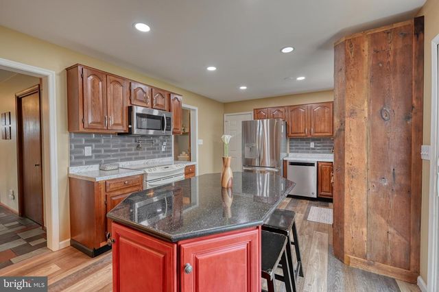 3320 ROTHSVILLE, Akron, PA 17501