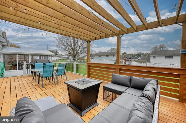 3320 ROTHSVILLE, Akron, PA 17501
