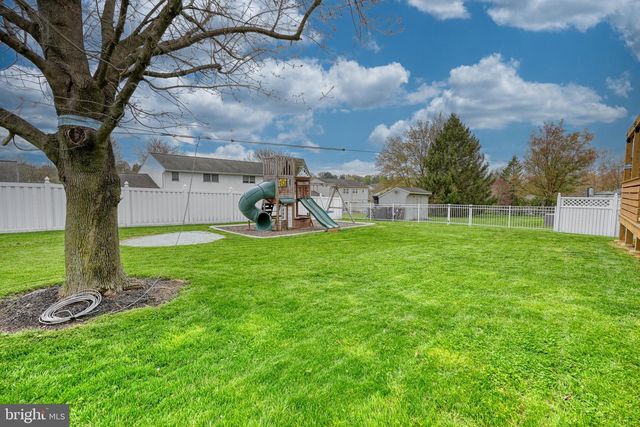 3320 ROTHSVILLE, Akron, PA 17501