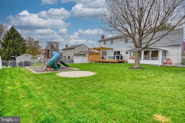 3320 ROTHSVILLE, Akron, PA 17501