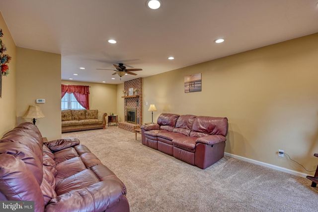 3320 ROTHSVILLE, Akron, PA 17501