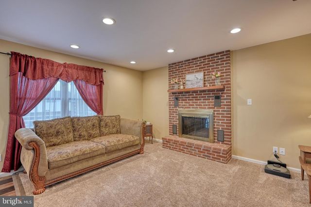 3320 ROTHSVILLE, Akron, PA 17501