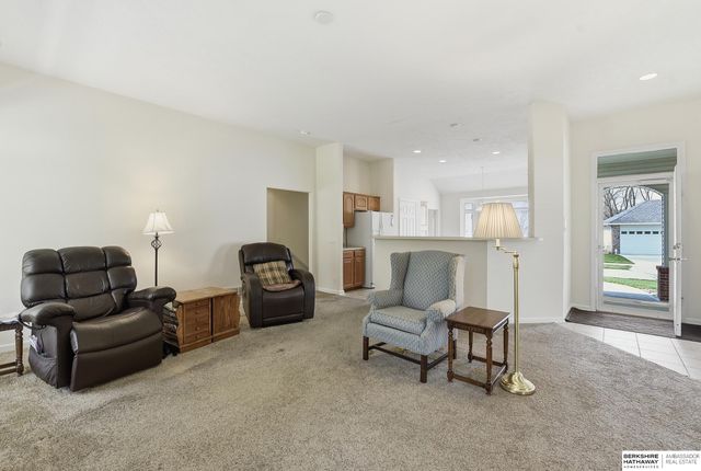 1719 S 190th Plaza, Omaha, NE 68130