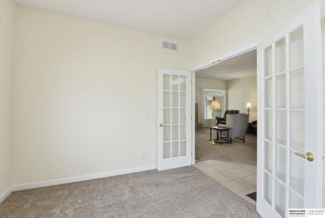 1719 S 190th Plaza, Omaha, NE 68130