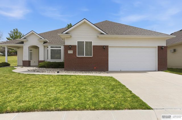 1719 S 190th Plaza, Omaha, NE 68130