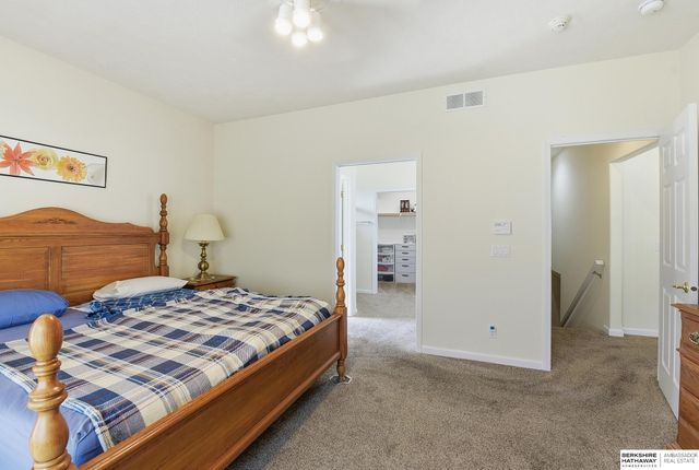 1719 S 190th Plaza, Omaha, NE 68130
