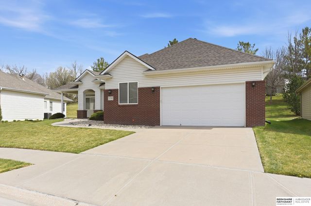 1719 S 190th Plaza, Omaha, NE 68130