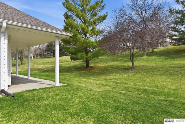 1719 S 190th Plaza, Omaha, NE 68130