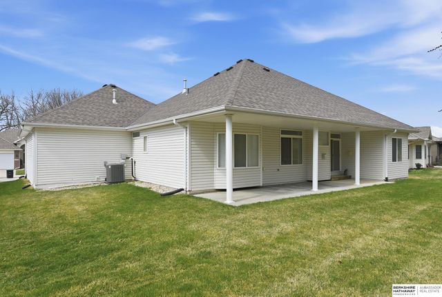 1719 S 190th Plaza, Omaha, NE 68130