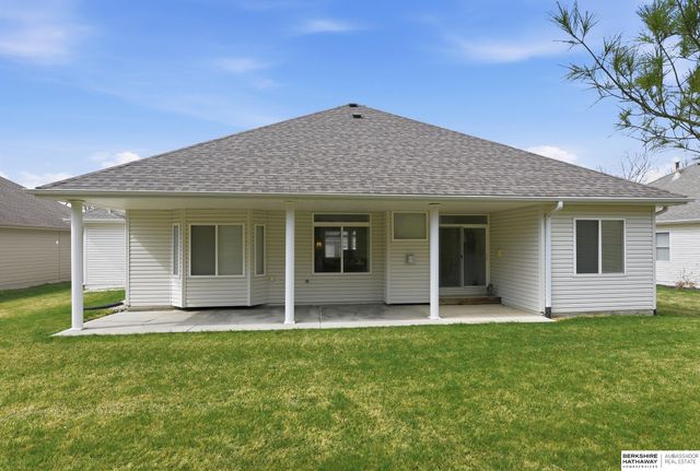 1719 S 190th Plaza, Omaha, NE 68130