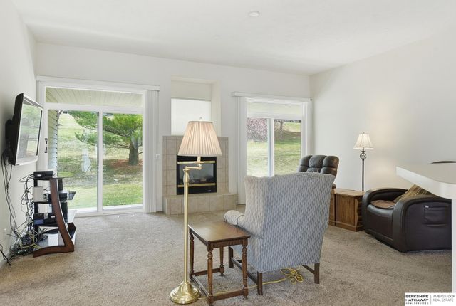 1719 S 190th Plaza, Omaha, NE 68130