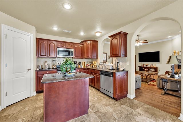 3956 Glenbrook Loop, Springdale, AR 72764