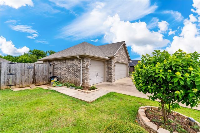 3956 Glenbrook Loop, Springdale, AR 72764