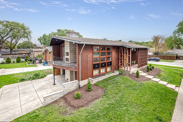 10128 S Kenton Avenue, Oak Lawn, IL 60453