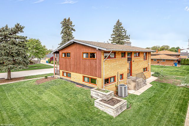10128 S Kenton Avenue, Oak Lawn, IL 60453