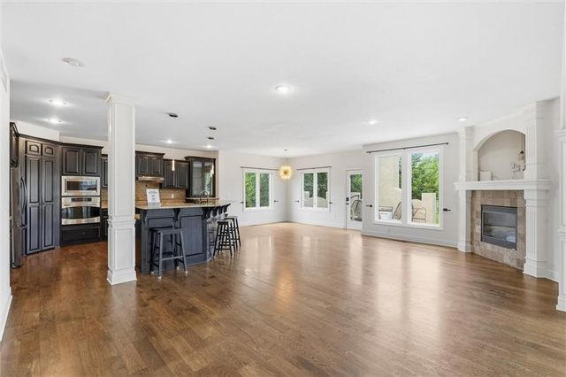10903 W 163rd Terrace, Overland Park, KS 66221