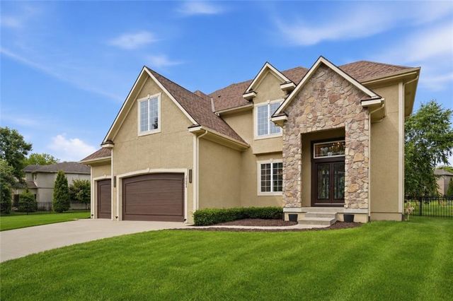 10903 W 163rd Terrace, Overland Park, KS 66221