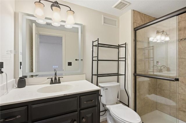10903 W 163rd Terrace, Overland Park, KS 66221