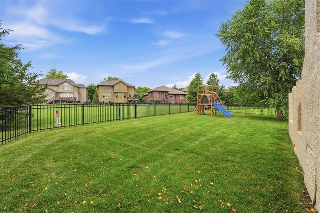 10903 W 163rd Terrace, Overland Park, KS 66221