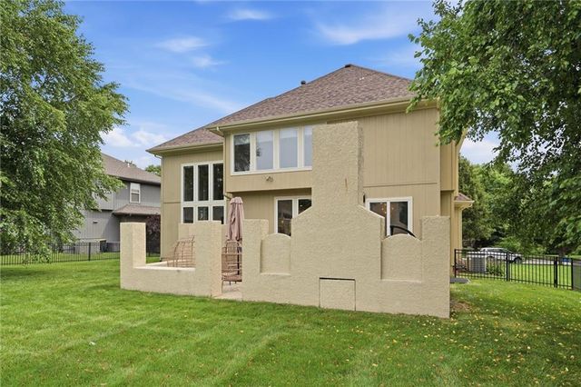 10903 W 163rd Terrace, Overland Park, KS 66221