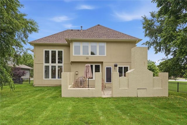 10903 W 163rd Terrace, Overland Park, KS 66221