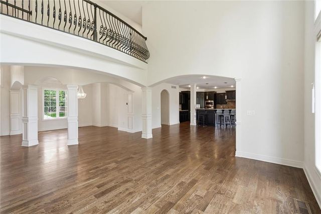 10903 W 163rd Terrace, Overland Park, KS 66221
