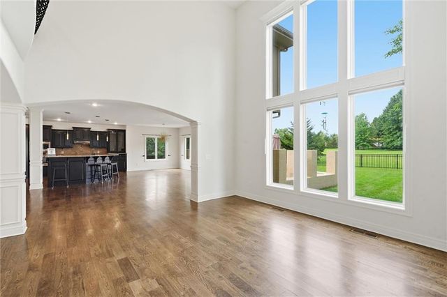 10903 W 163rd Terrace, Overland Park, KS 66221
