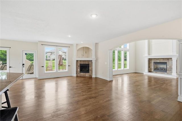 10903 W 163rd Terrace, Overland Park, KS 66221