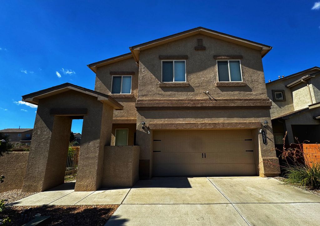 8901 EAGLE HILLS Drive NW, Albuquerque, NM 87114
