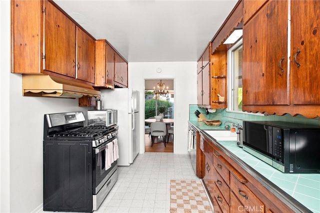 1818 Hilton Drive, Burbank, CA 91504
