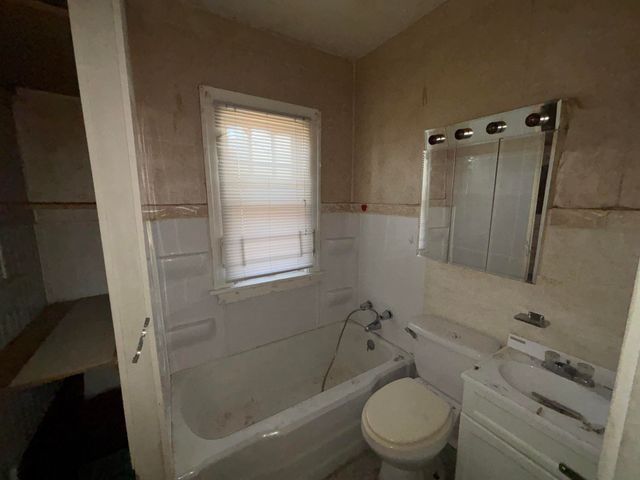 128 W 41st Avenue, Gary, IN 46408